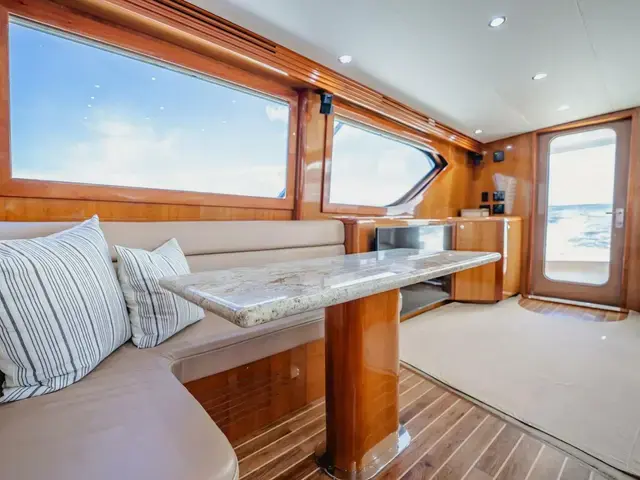 Hatteras 60 Convertible