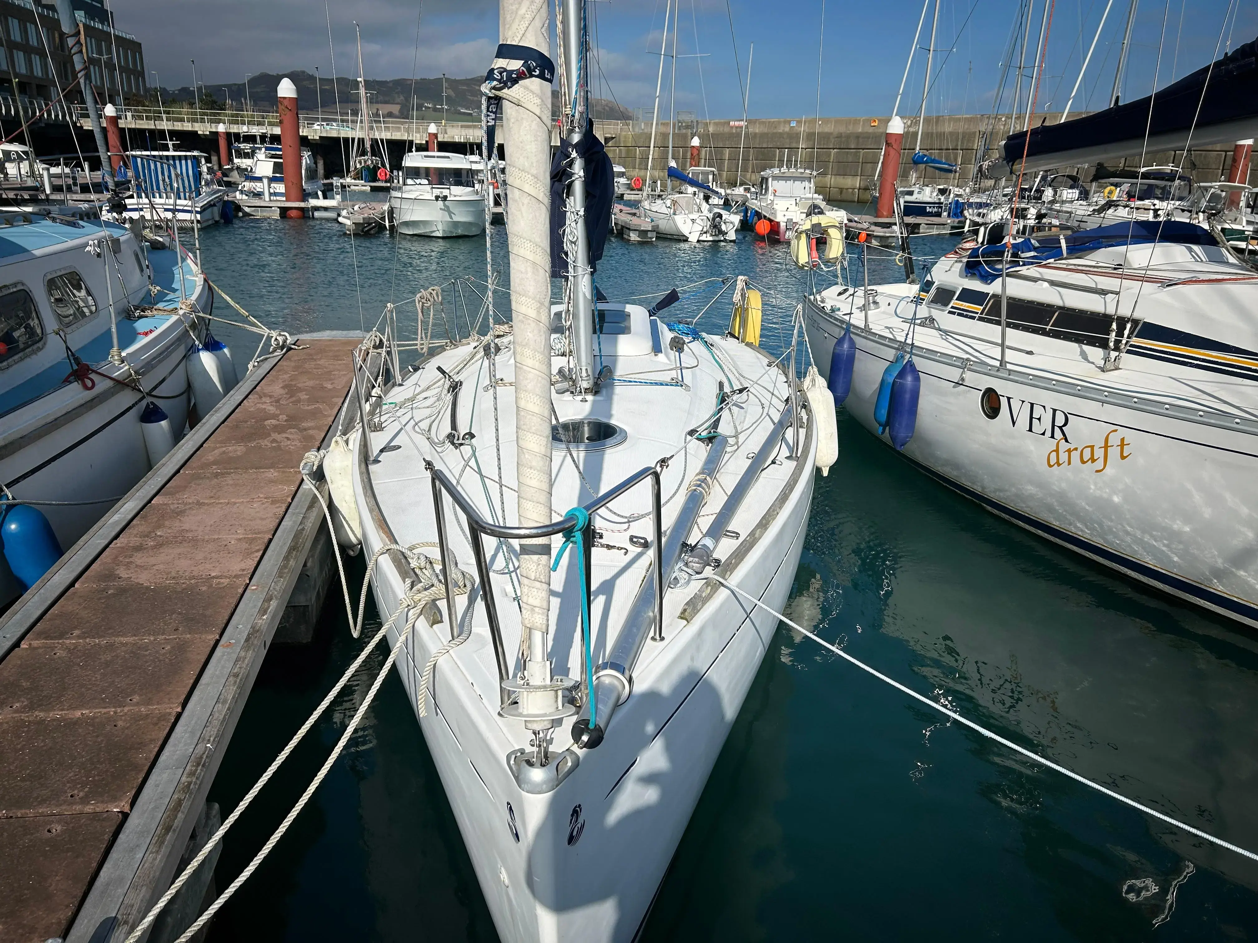 2004 Beneteau first 211