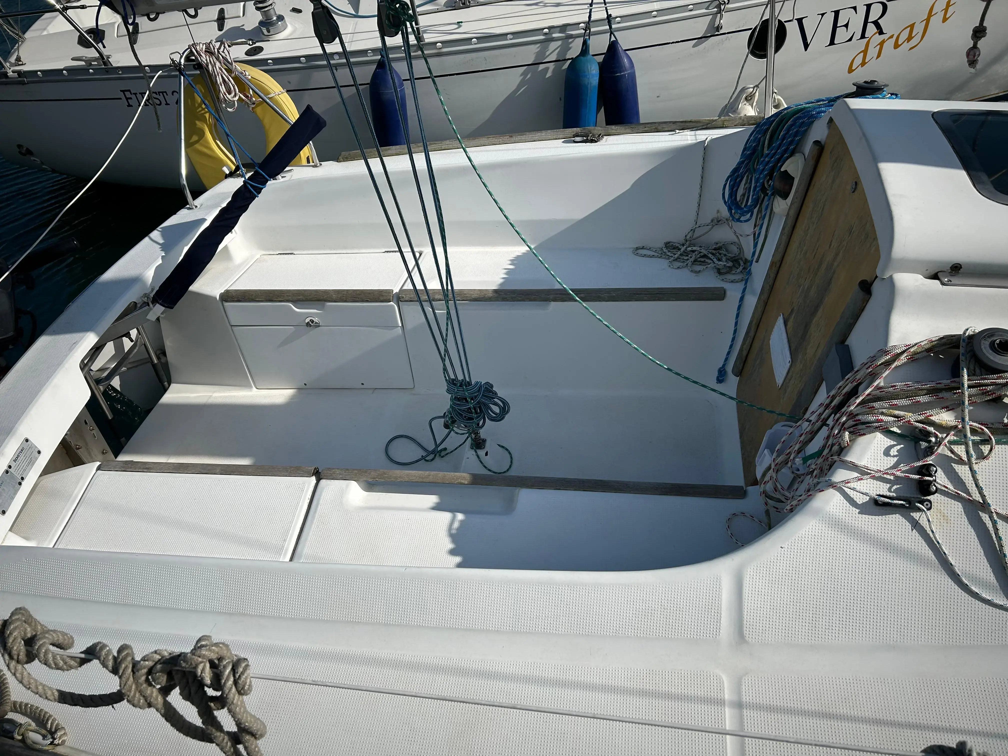 2004 Beneteau first 211