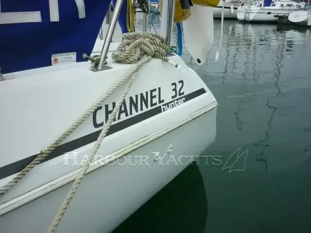 Hunter Channel 32