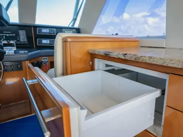 Hatteras 60 Convertible