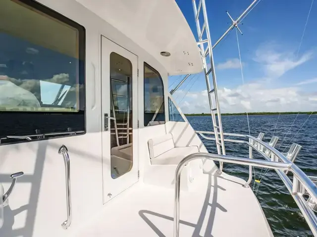 Hatteras 60 Convertible