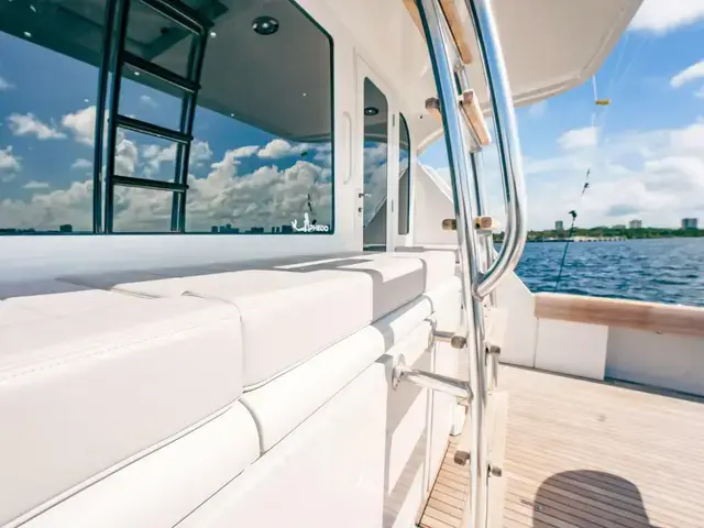 Hatteras 60 Convertible