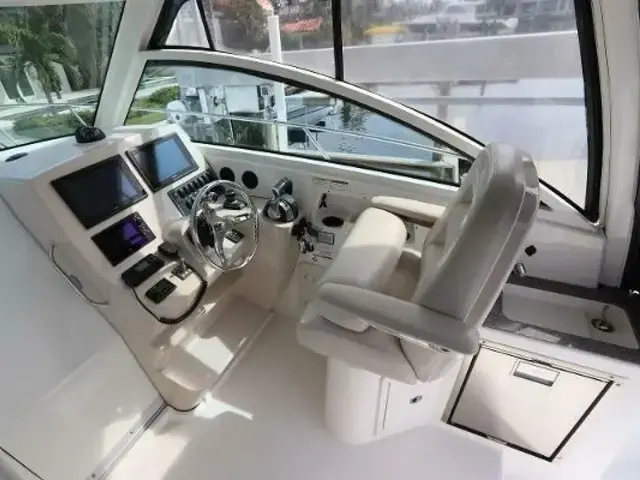 Boston Whaler 315 Conquest