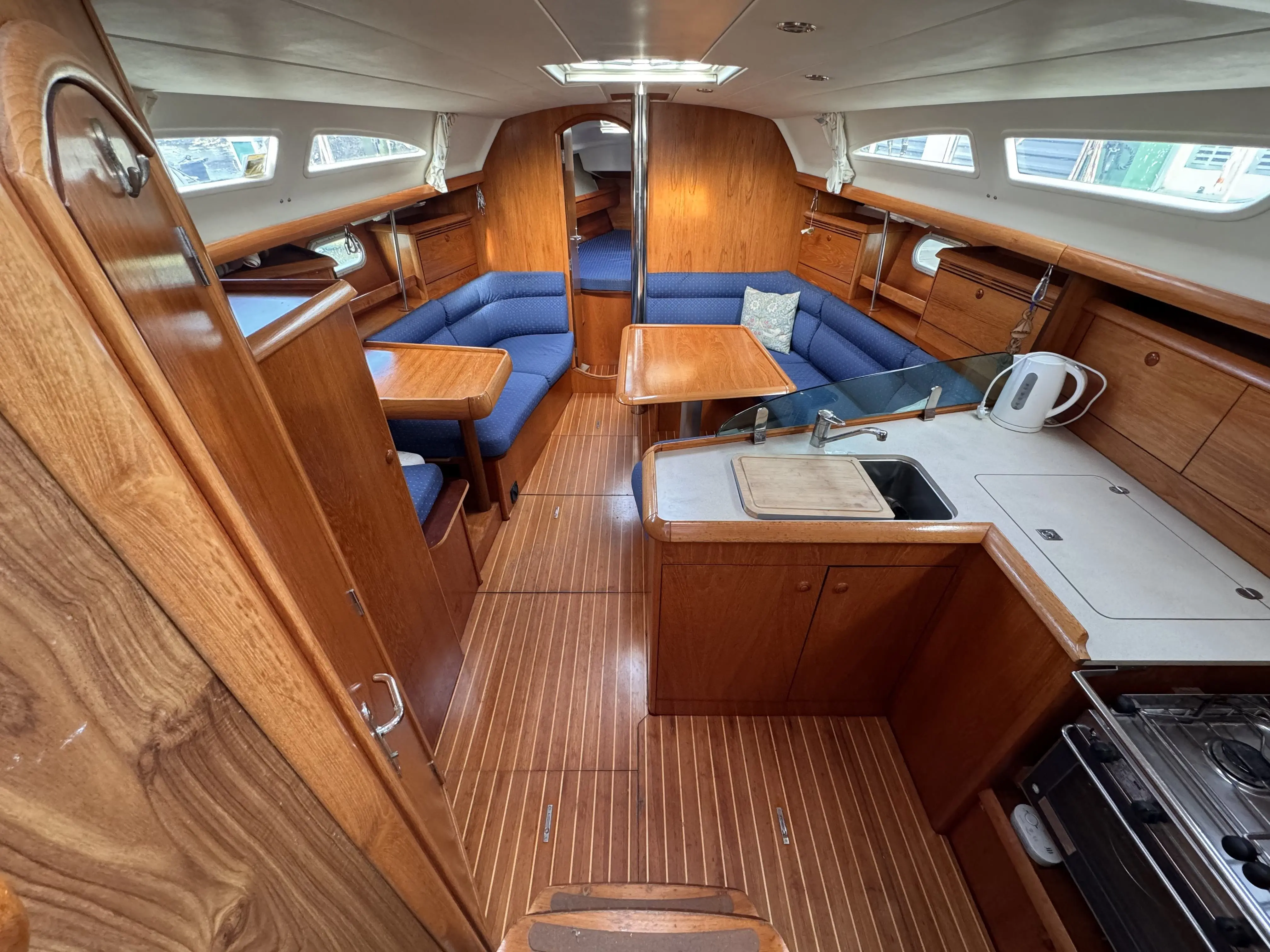 2003 Jeanneau sun odyssey 37