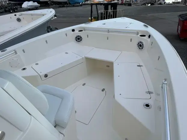 2024 Yamaha 240 center console