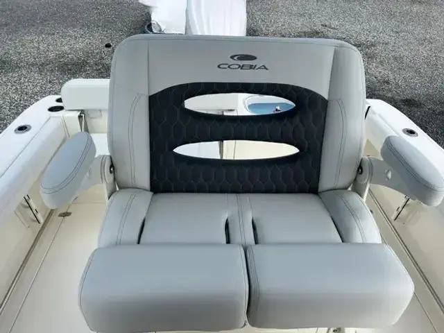 Cobia 240 Center Console