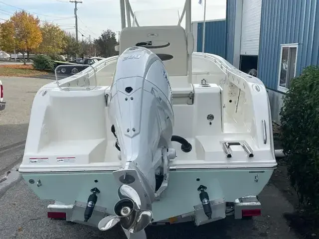 Cobia 220 Center Console