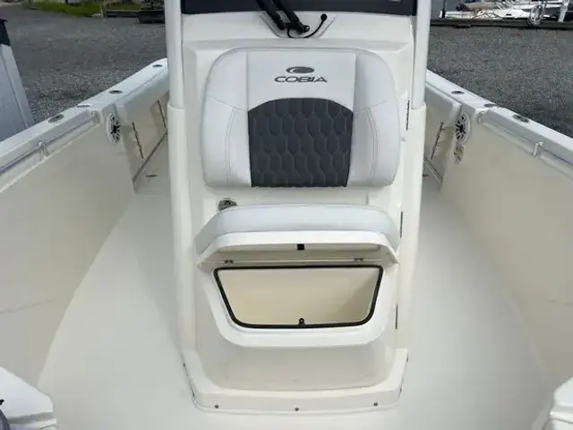 Cobia 240 Center Console