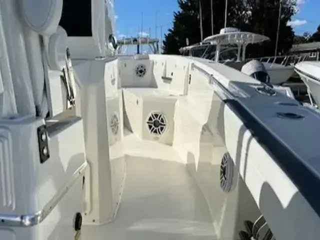 Cobia 285 Center Console