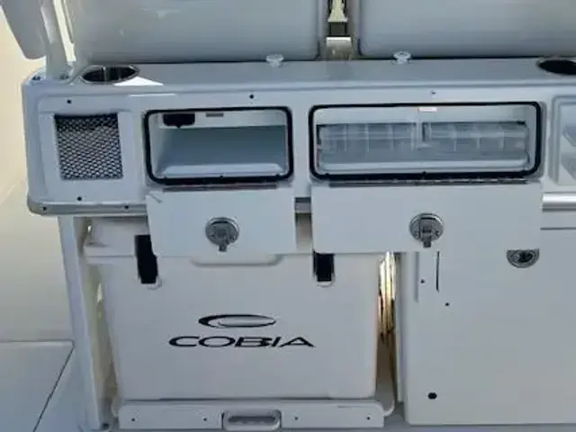 Cobia 285 Center Console