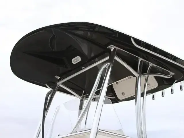 Cobia 220 Center Console