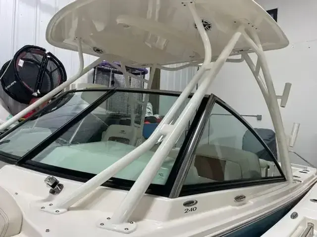 Cobia 240 Dual Console