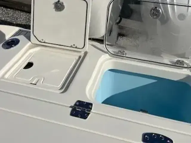 Cobia 265 Center Console Open