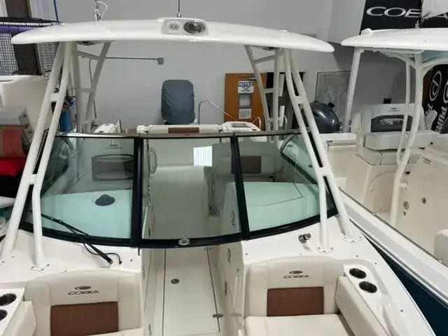 Cobia 240 Dual Console