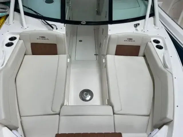 Cobia 240 Dual Console