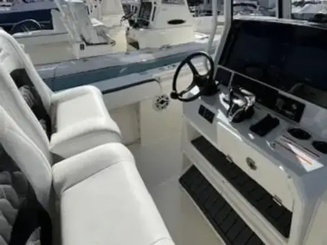 Cobia 265 Center Console Open