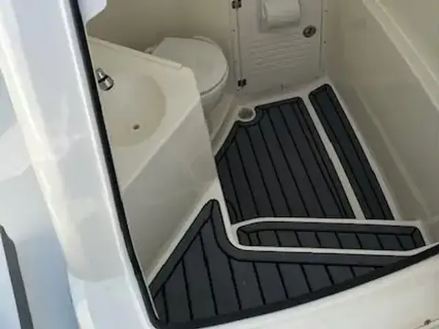 Cobia 285 Center Console