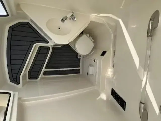 Cobia 285 Center Console