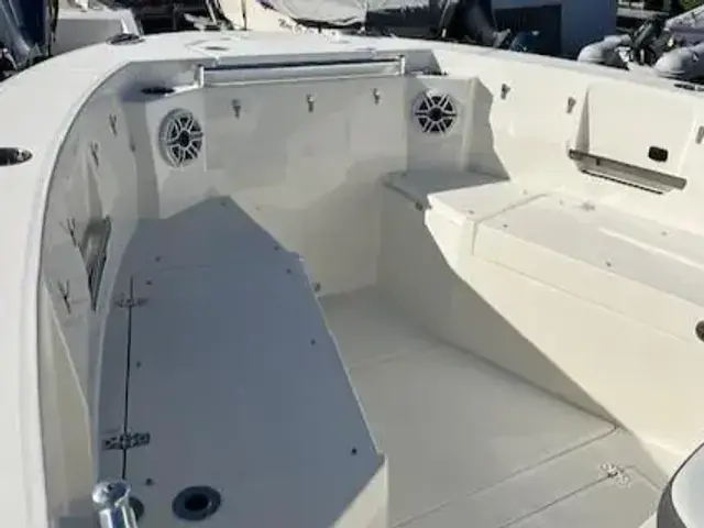 Cobia 265 Center Console Open