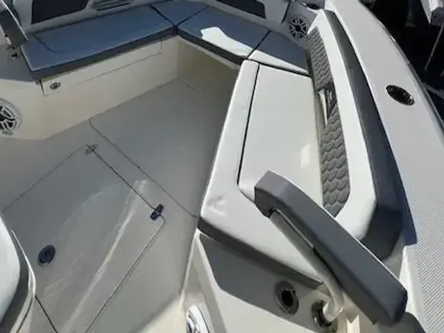 Cobia 285 Center Console