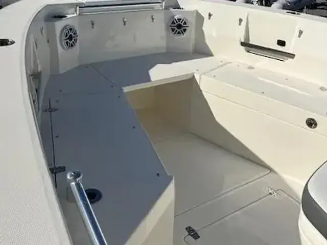 Cobia 265 Center Console Open