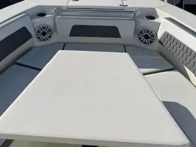 Cobia 285 Center Console