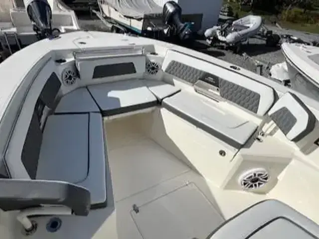 Cobia 265 Center Console Open