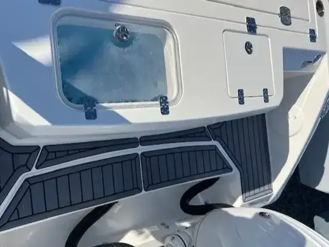 Cobia 285 Center Console