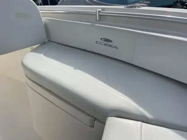 Cobia 220 Center Console