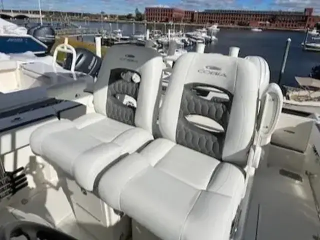 Cobia 265 Center Console Open