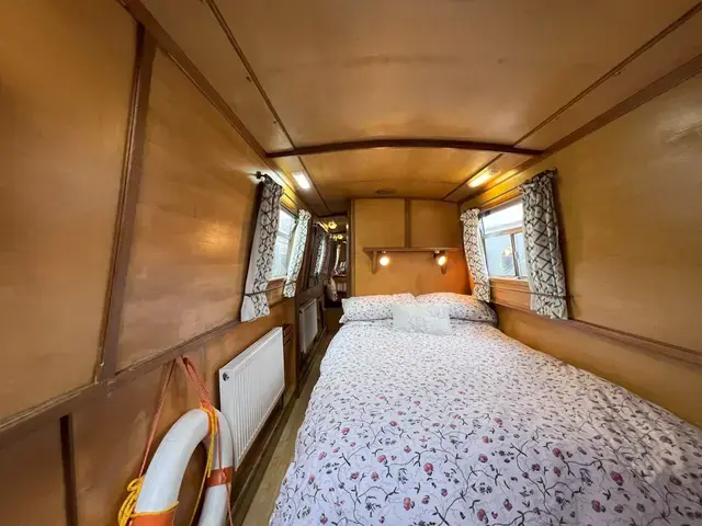 Clifton Cruisers 56' Narrowboat