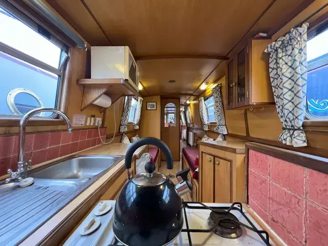 Clifton Cruisers 56' Narrowboat