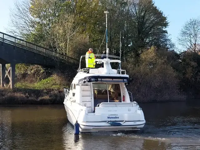 Sealine F33 Flybridge