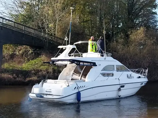 Sealine F33 Flybridge