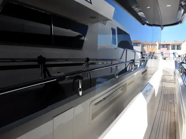 Absolute Navetta 52