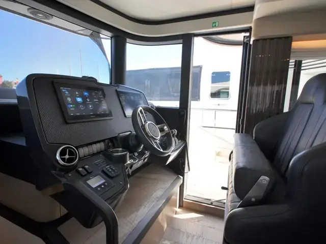 Absolute Navetta 52