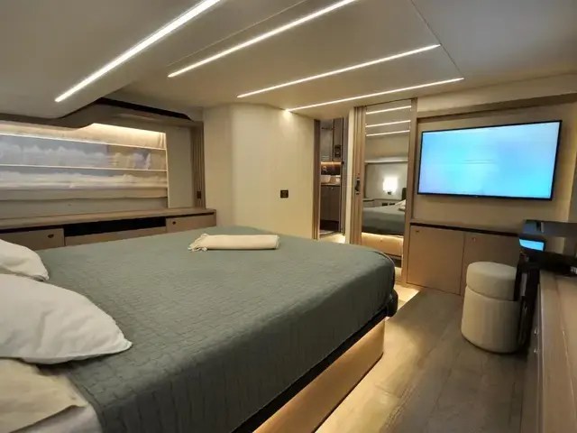 Absolute Navetta 52