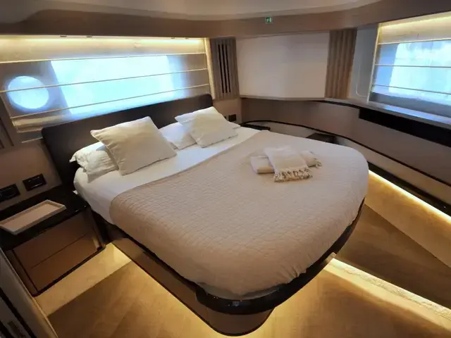 Absolute Navetta 52