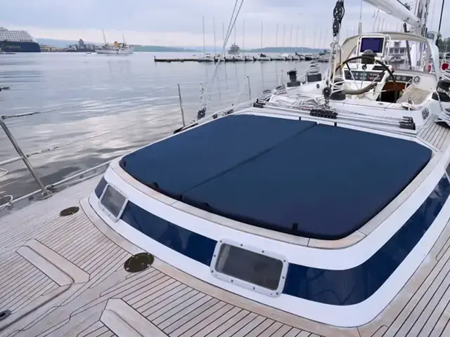 Nautor Swan 61