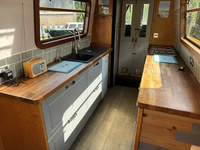 Norton Canes Narrowboat