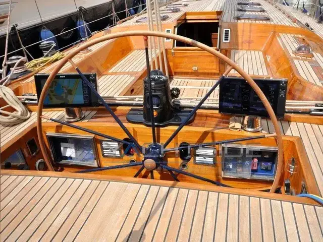 Custom Phenix CRUISING YACHT