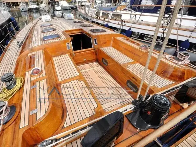 Custom Phenix CRUISING YACHT