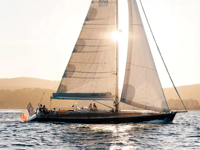 Custom Phenix CRUISING YACHT