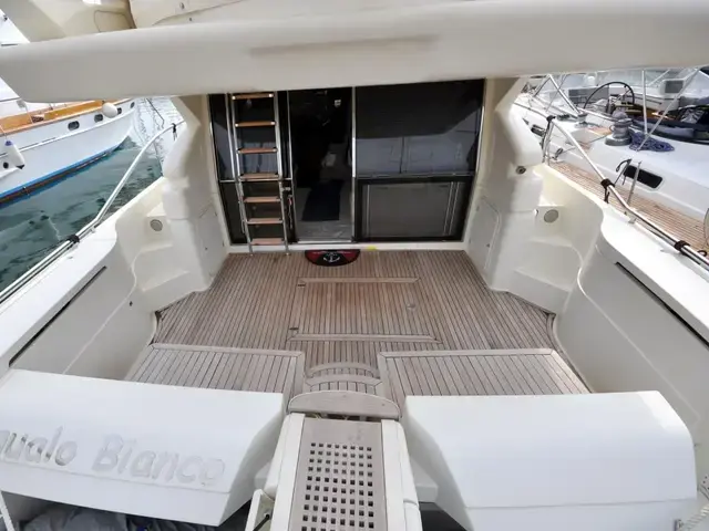 Ferretti Yachts 53