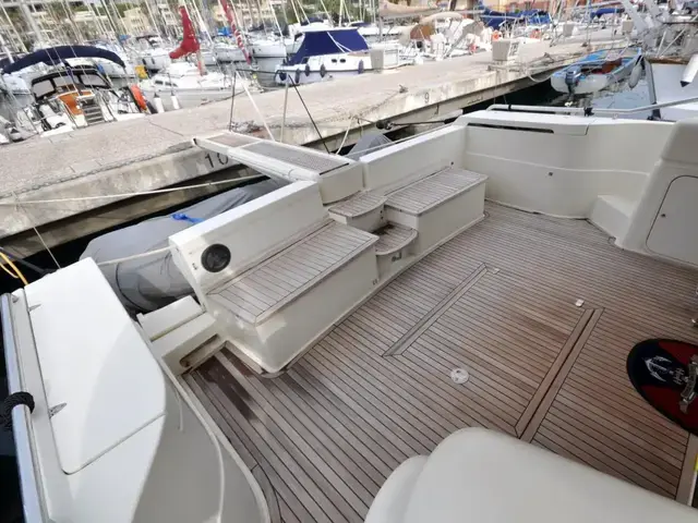 Ferretti Yachts 53