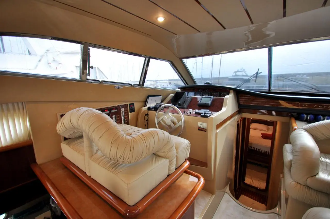 1998 Ferretti 53