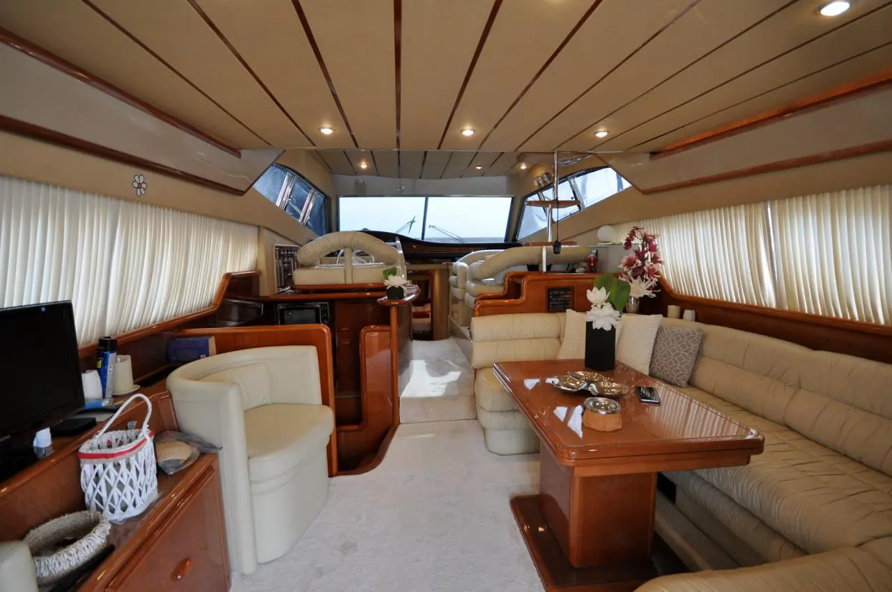 1998 Ferretti 53