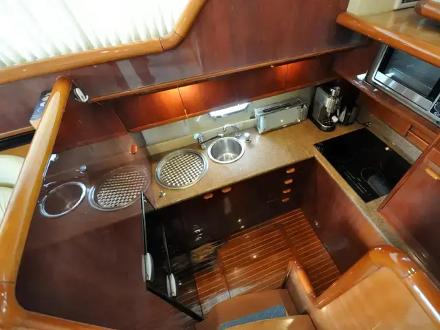 Ferretti Yachts 53