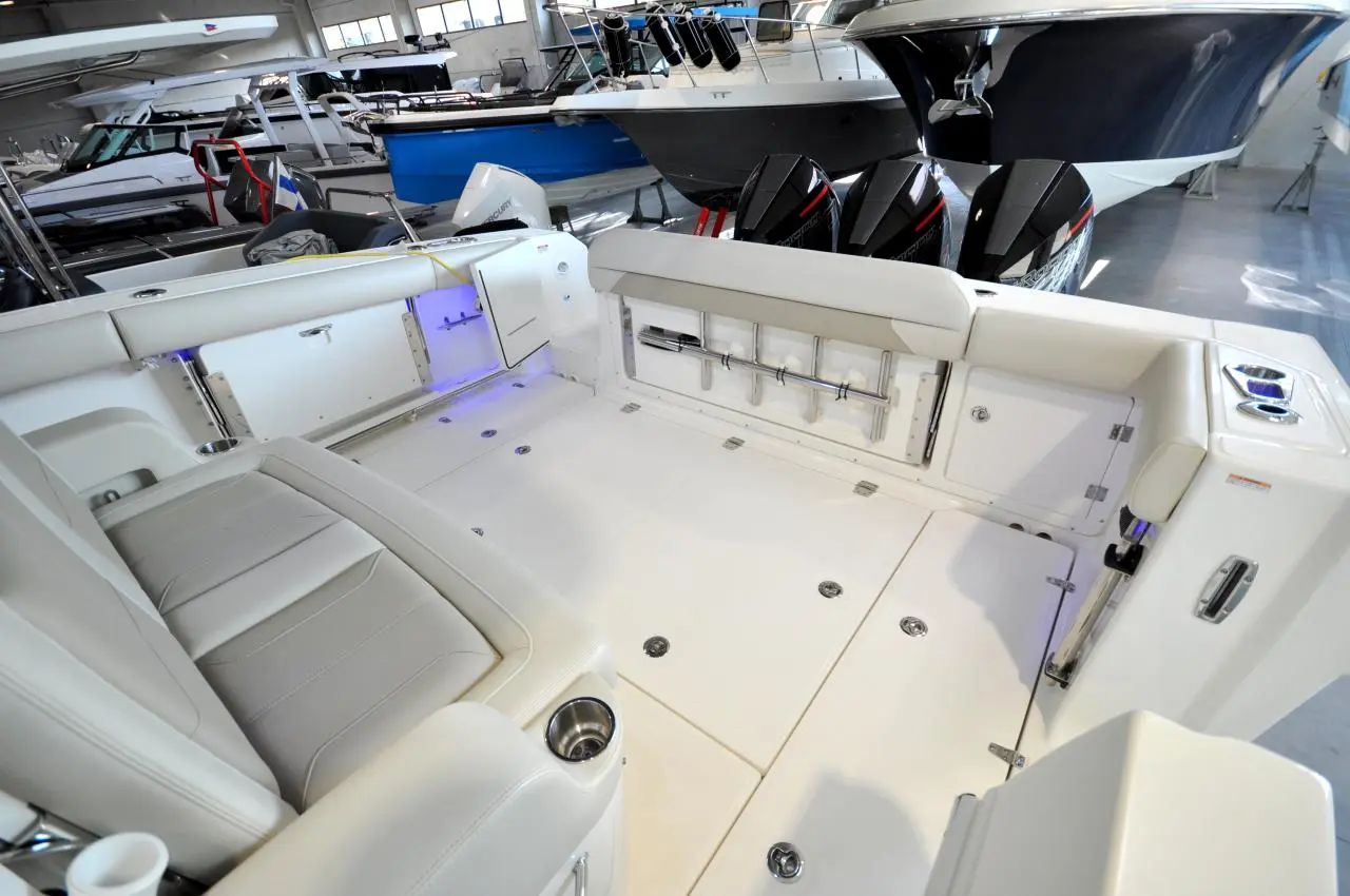 2022 Boston Whaler 380 outrage